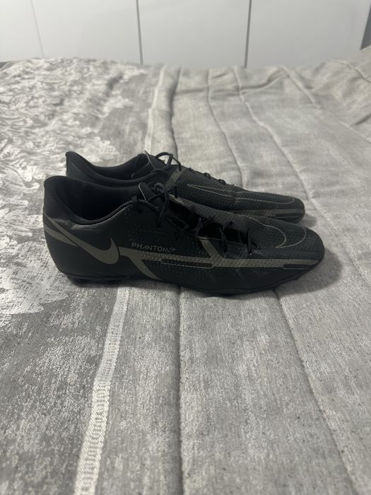 Ghete de fotbal Nike phantom , marimea 46