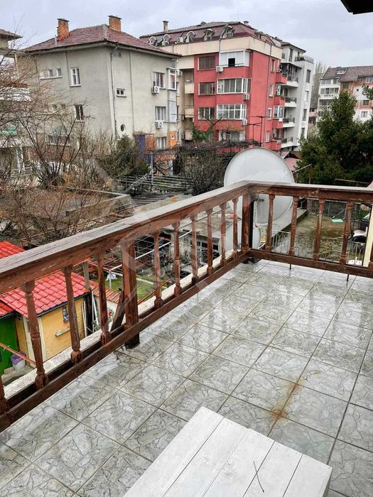 Къща в Кючук Париж! 70426