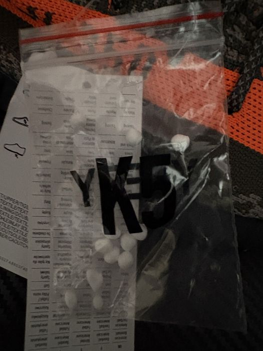 Adidas Yeezy beluga 2.0