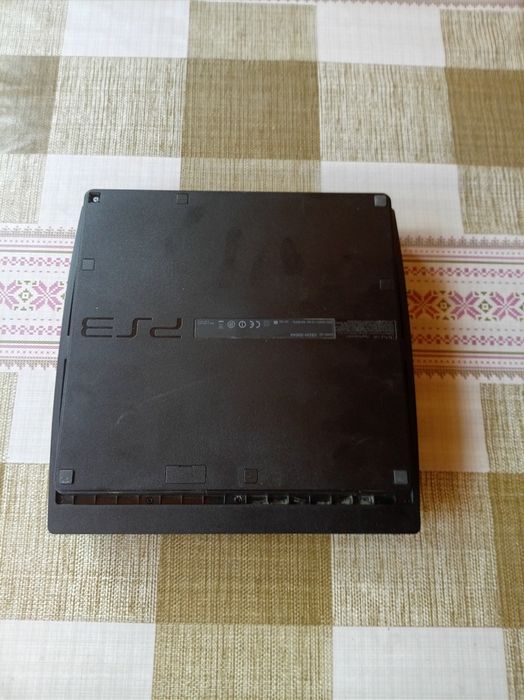 Play station 3 modat fără manetă și cablu de alimentare