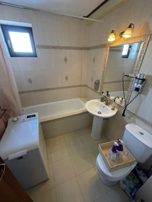 Ofer spre închiriere Apartament 2 camere decomandat etaj 2 Str. Ināului