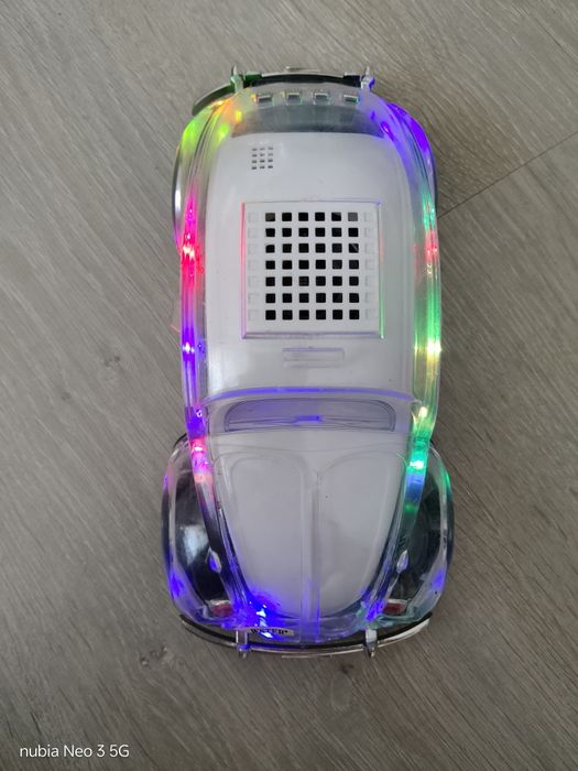 Boxă portabila masinuță Beetle,lumini RGB,aux,card,radio,150 lei,doar in Cluj