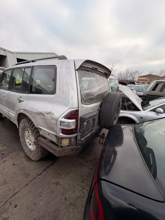 Mitsubishi pajero на части
