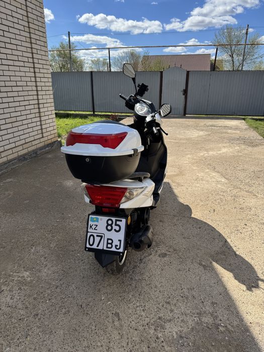 Продам мопед,скутер м8 x-7