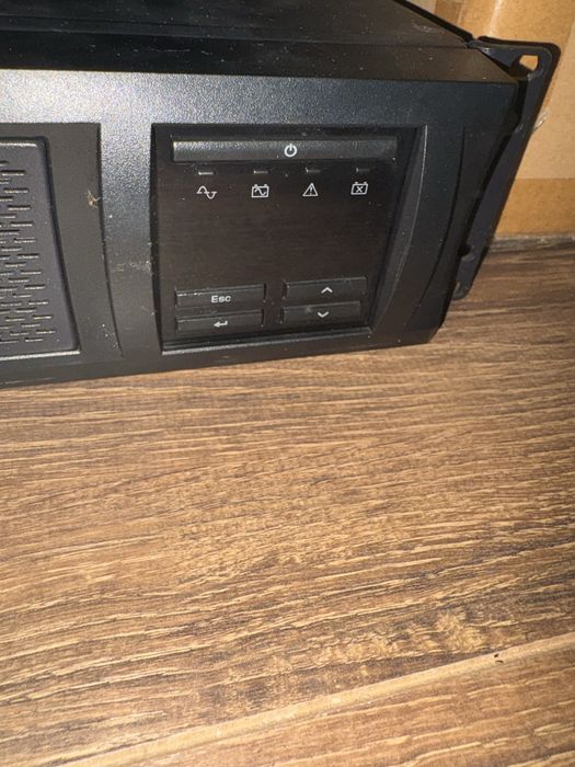 UPS APC Smart 1500VA