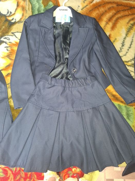 Продам школьную форму на девочку р 22