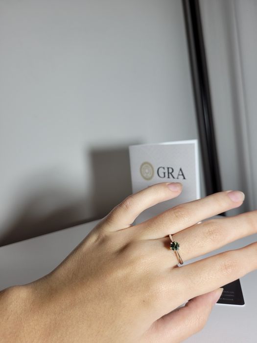 Inel de logodna din argint cu diamant moisaanite