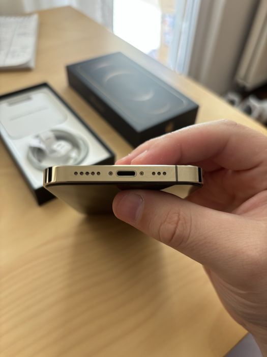 iPhone 12 Pro 128gb Gold с кабел, протектор и калъф