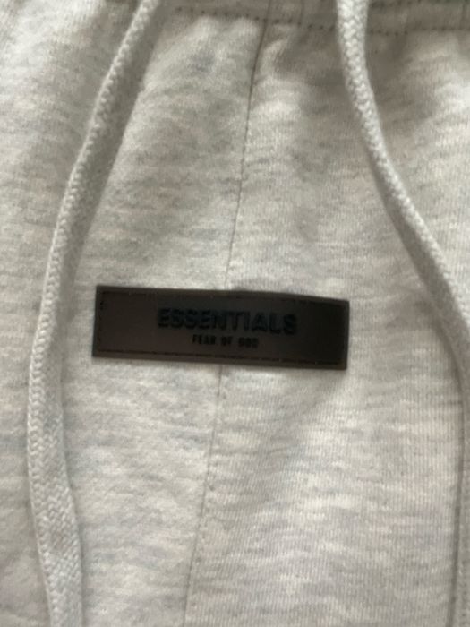 Pantaloni essentials