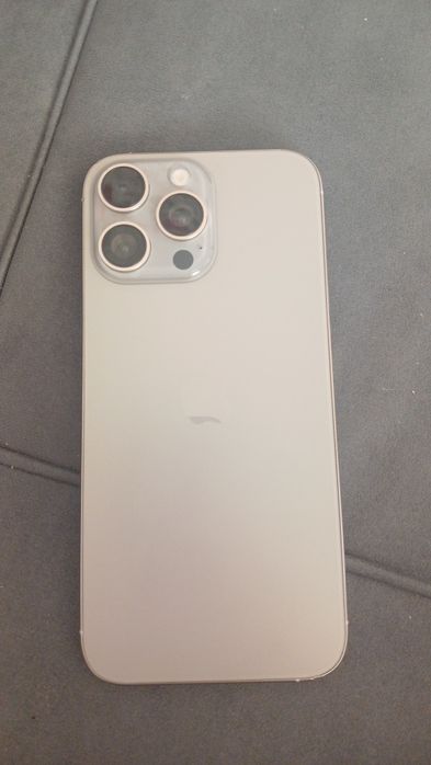 Продам айфон 16промакс