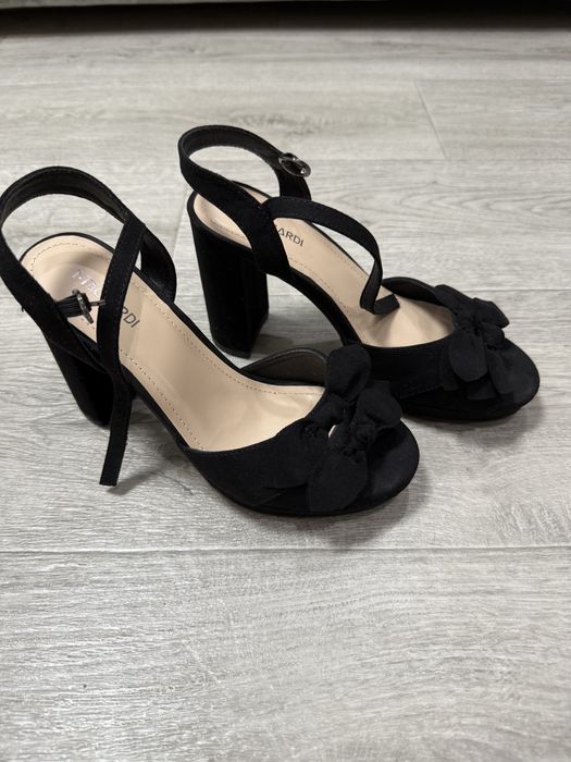 Туфли на каблуке, босоножки