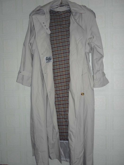 Плащ утепленный.