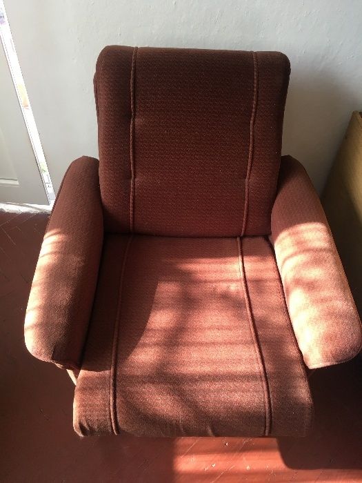 Холова гарнитура- диван, 2 фотьойла, 2 табуретки