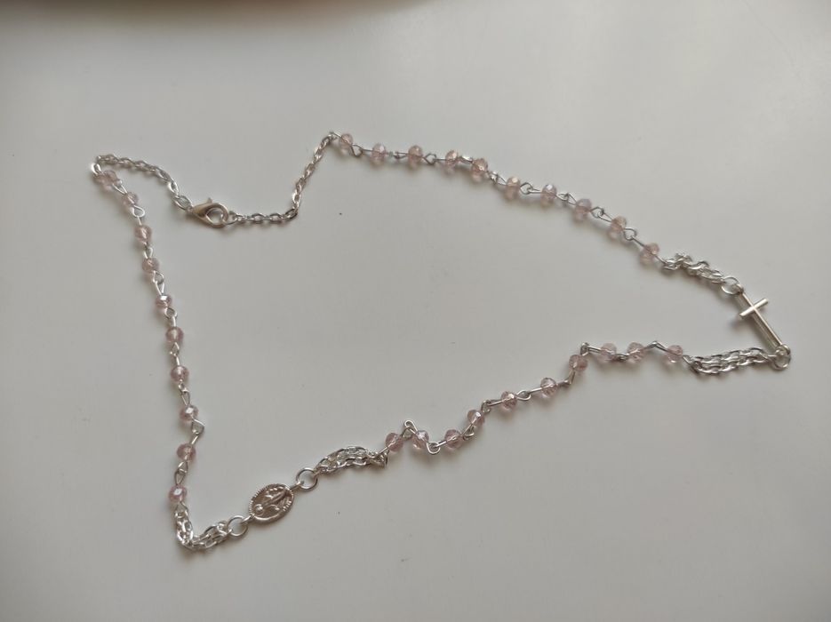 Две чисто нови дамски колиета