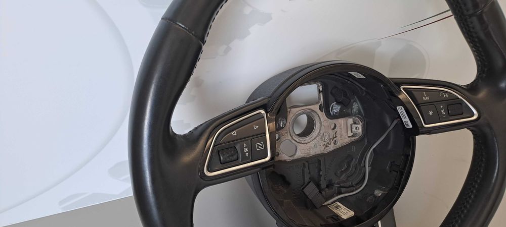 Волан Audi Q3 мултифункционален