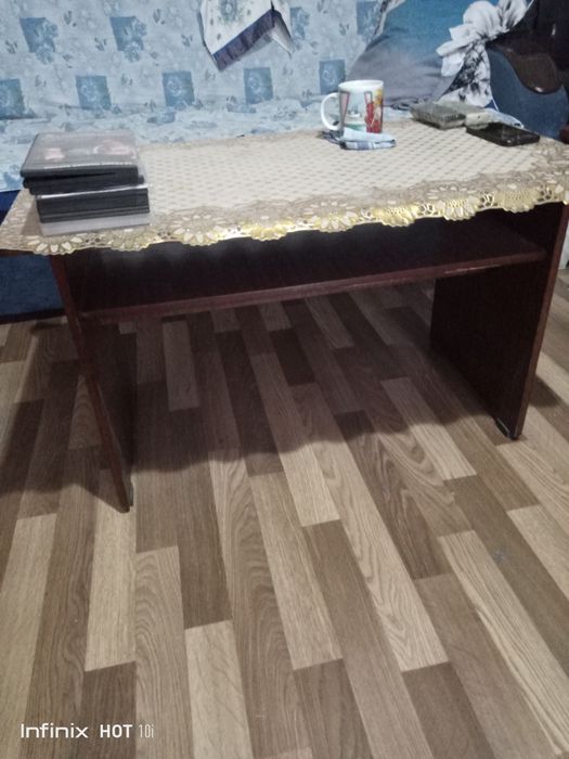 Журнальный столик бу.