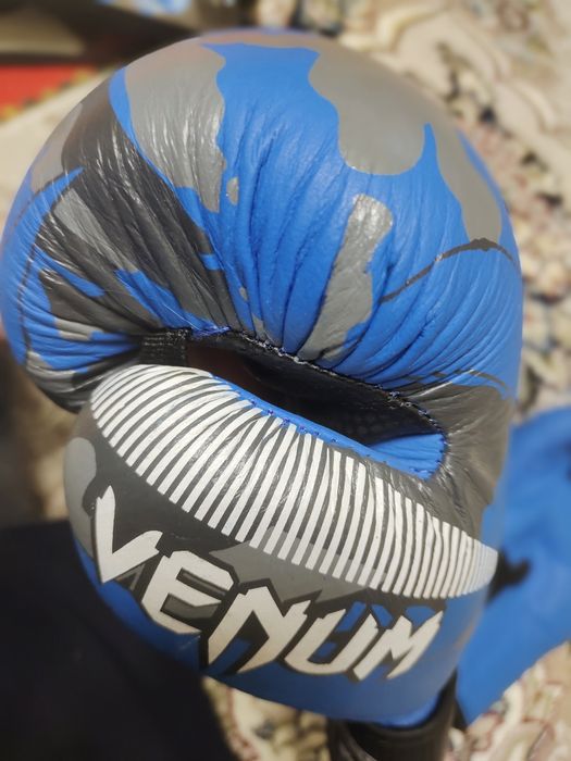 Venum original Muay-Thai/Boxing qo'lqopi (Боксёрские перчатки)