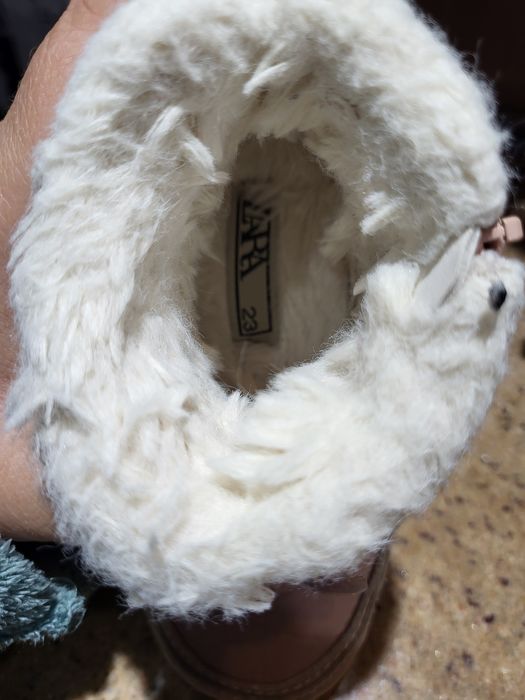 Ghete Zara îmblănite mărimea 23