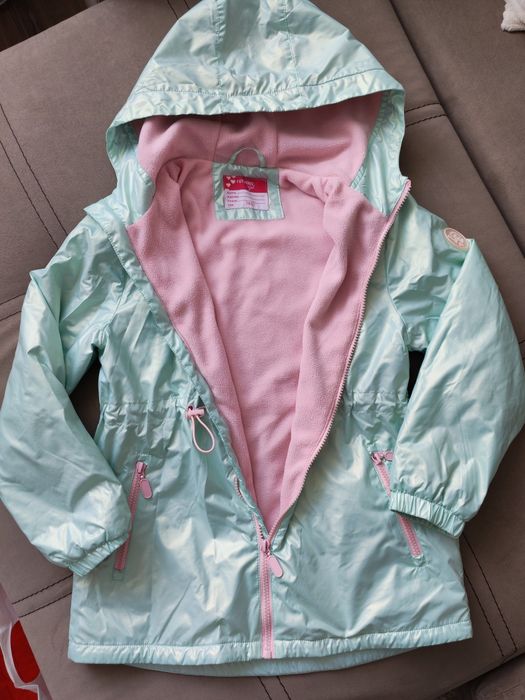 Демисезонные куртки на девочку