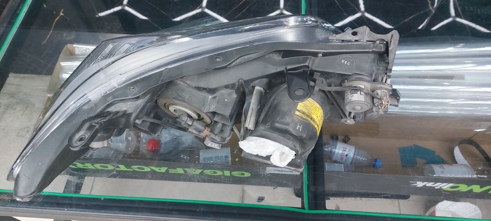 Передняя левая фара