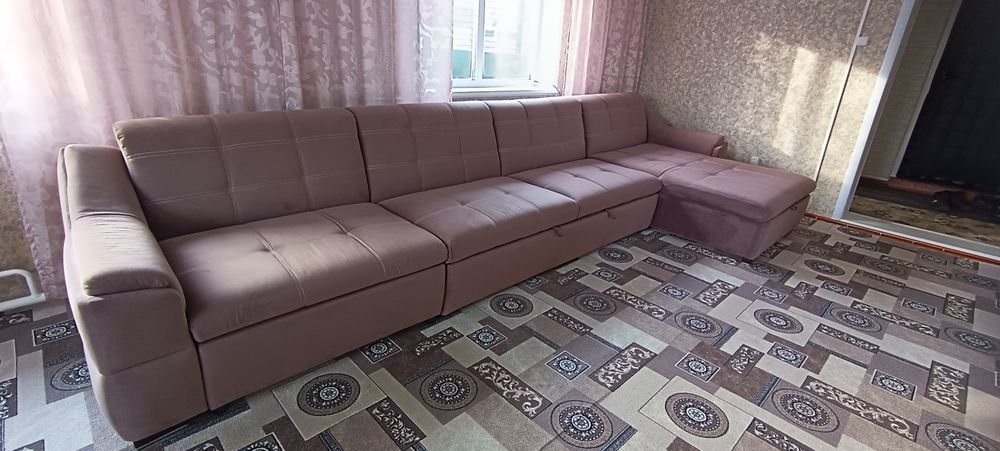 Угловой  диван .