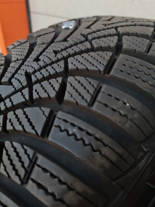 Зимни гуми 2 броя GOODYEAR UltraGrip9+ 205 55 R16 дот 3822