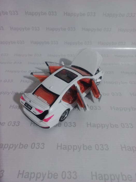 Машинка Lexus e300