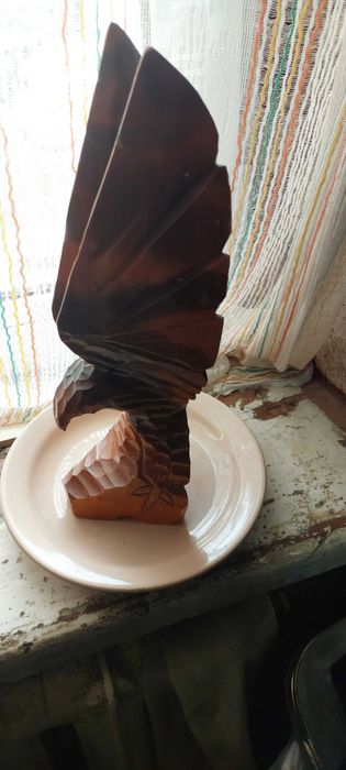 Орёл из дерева статуэтка