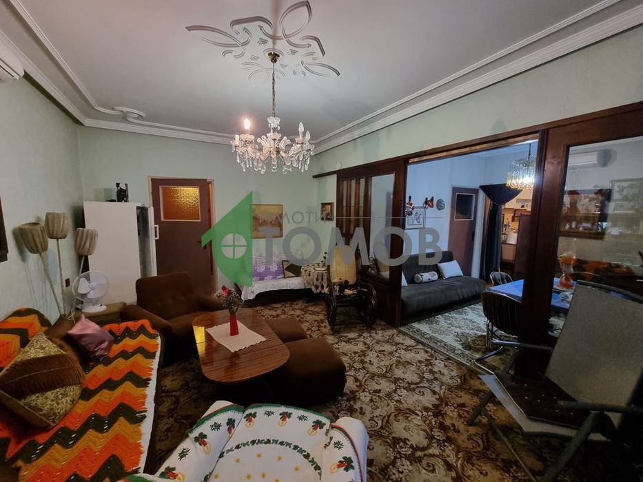 Продава се Многостаен апартамент в Шумен, Център - 110 кв.м за 1132 €/кв.м - Снимка #2