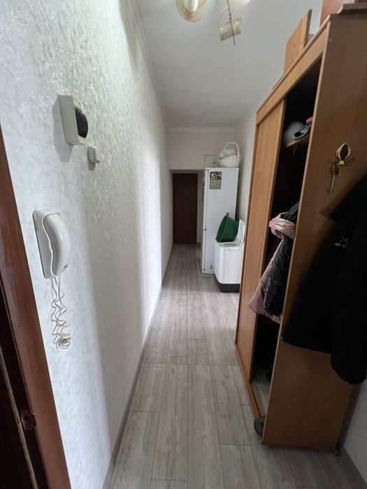 Продам трехкомнатную квартиру