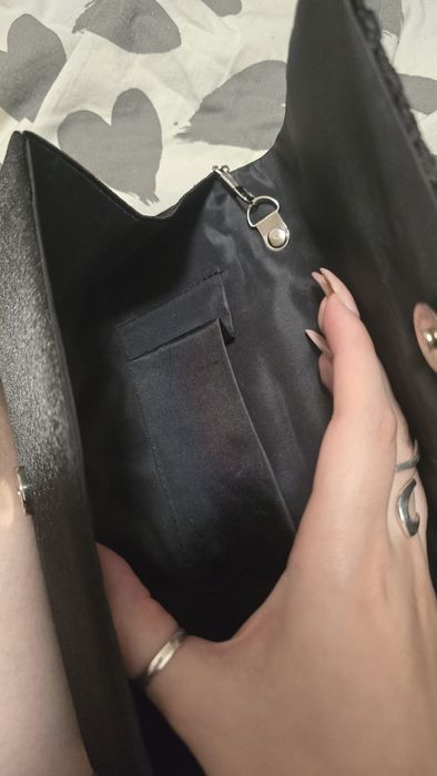 Сатенена клъч чанта