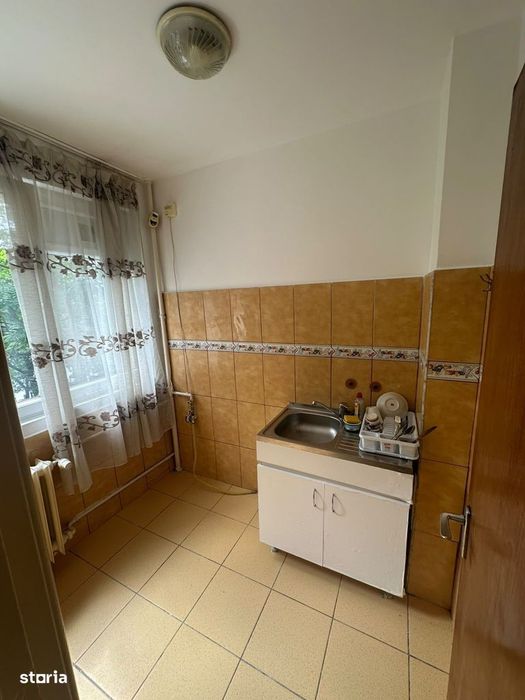Se vinde garsonieră, luminoasă 30mp, Berceni, str Turnu Magurele — fotografia 3