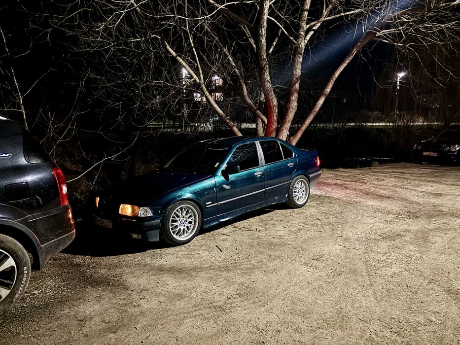 BMW 325 TDS седан