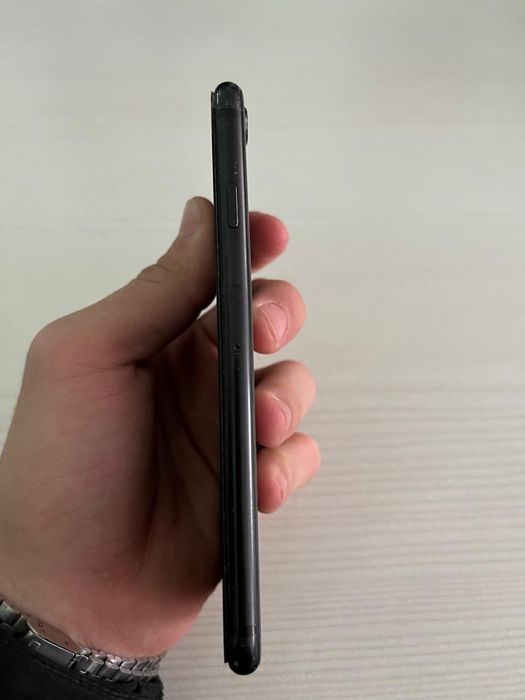 Айфон se 2 в хорошем состоянии