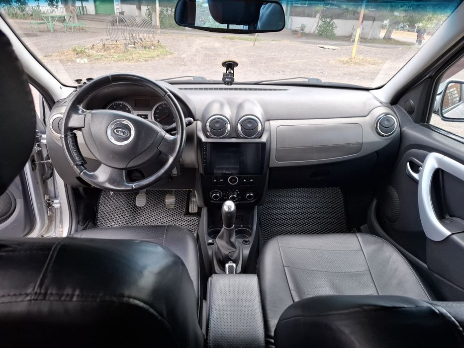 LADA LARGUS 2015 года