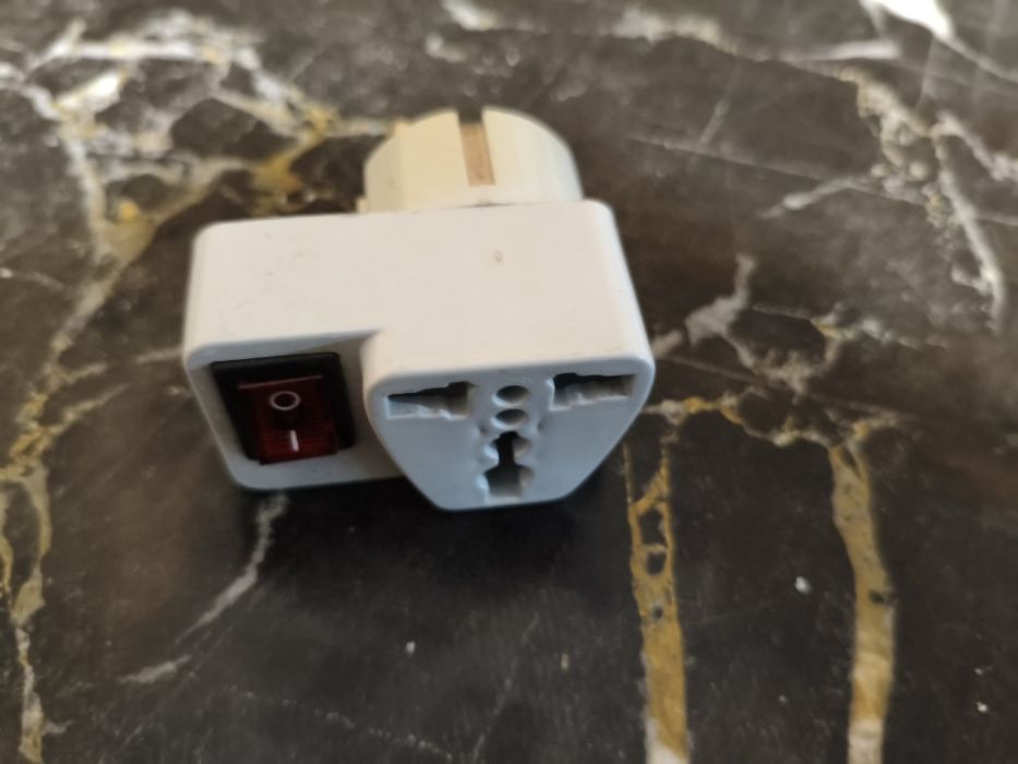 PS4 slim с всички нужни кабели