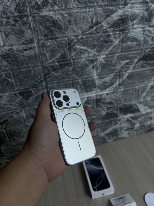 Срочно Продам Айфон 16 про 16pro apple