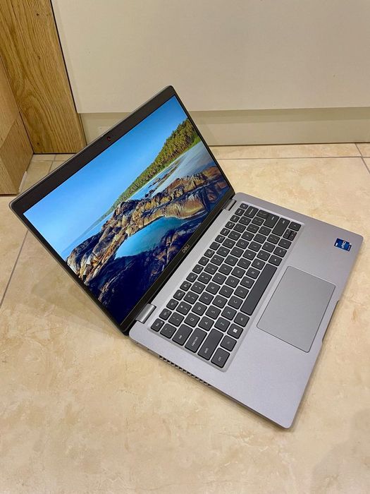 Ноутбук Dell Latitude 5430 / i5-12345U / 8GB / 238 GB - куплен в США.