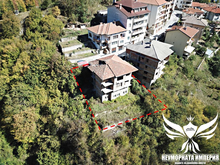 Нова къща с 388кв. РЗП и двор 600кв кв.Устово гр.Смолян