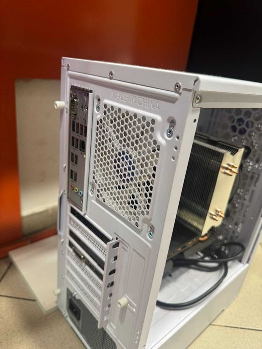 Hope Amanet P1/ Unitate Gaming, RX 580 8GB, 16gb ram, E5 - 2690 V2