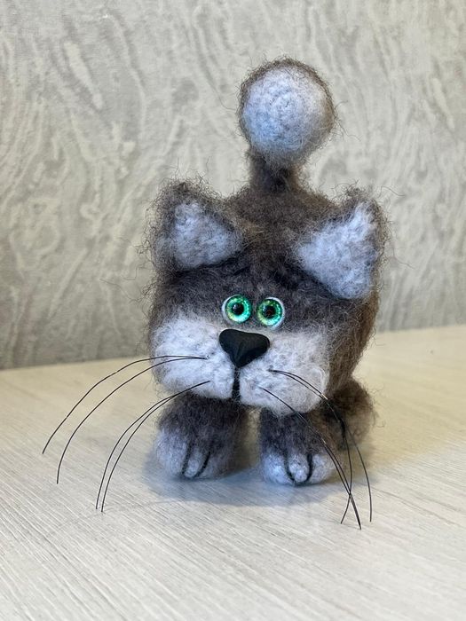 Продам сувенирного кота Федю!!!