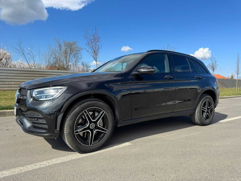 Mercedes-Benz GLC 300 de PLUG-IN HYBRID AMG Line TVA deductibil 104.000 km