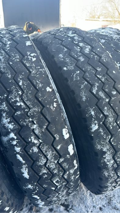 Продам б/у грузовые шины 12/20