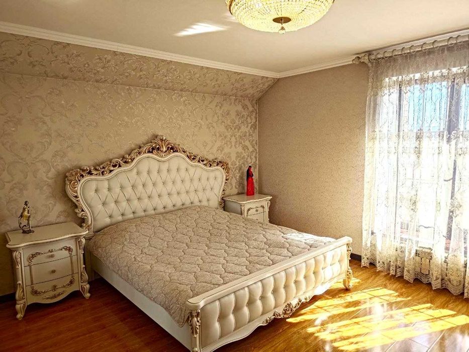 ,,,  Продам 6-ти комнатный ДОМ в ГОРОДЕ