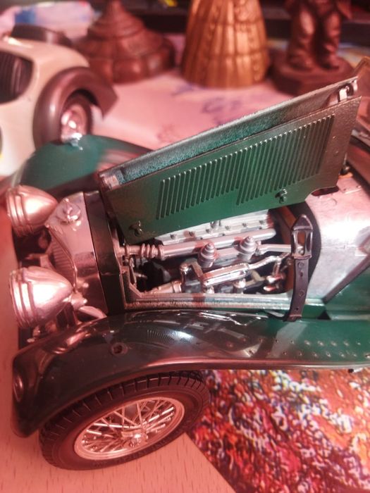 Machete masini metalice bmw si jaguar