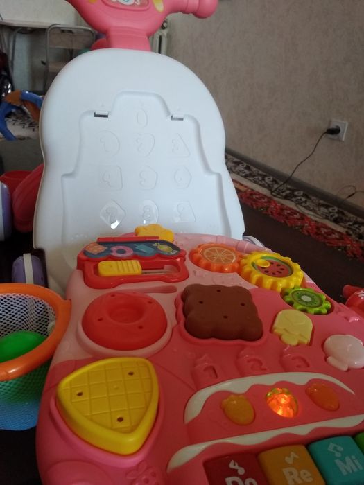 Детский толокар столик 2в1