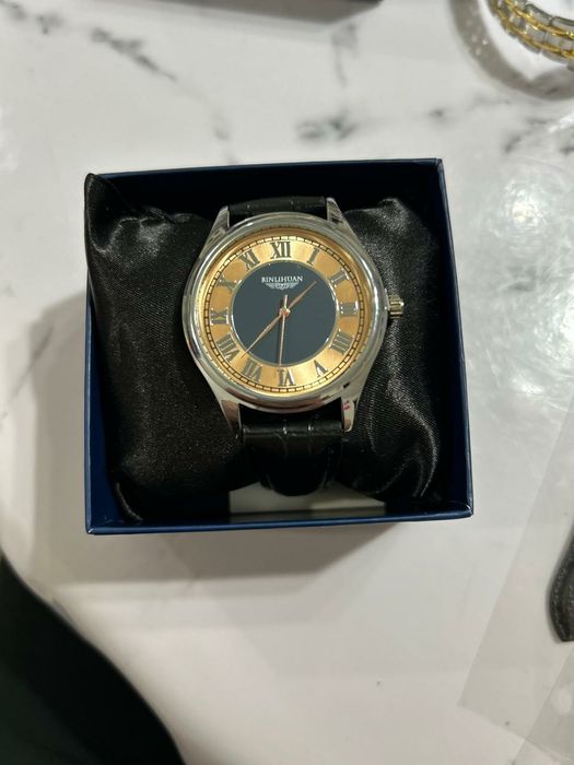 Продам новый мужские часы
