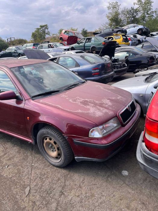 Шкода Октавия 1.9 дизел 1999 година на части