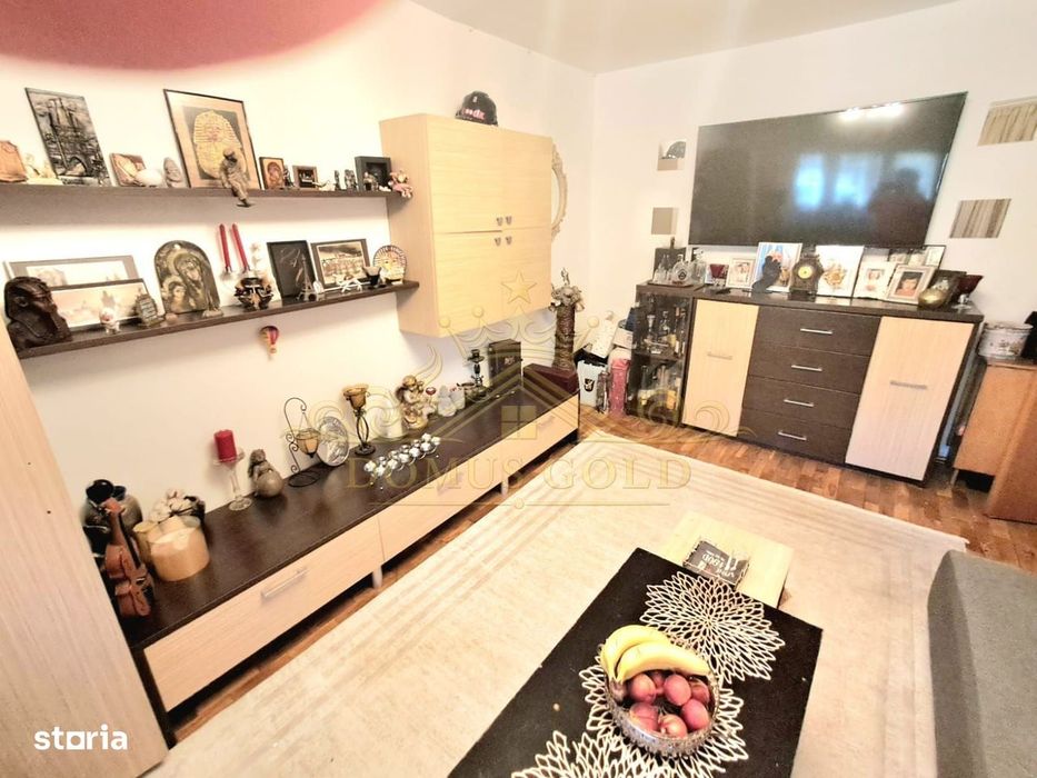 Oferim spre vinzare apartament 3 camere la parter in  Marasti.