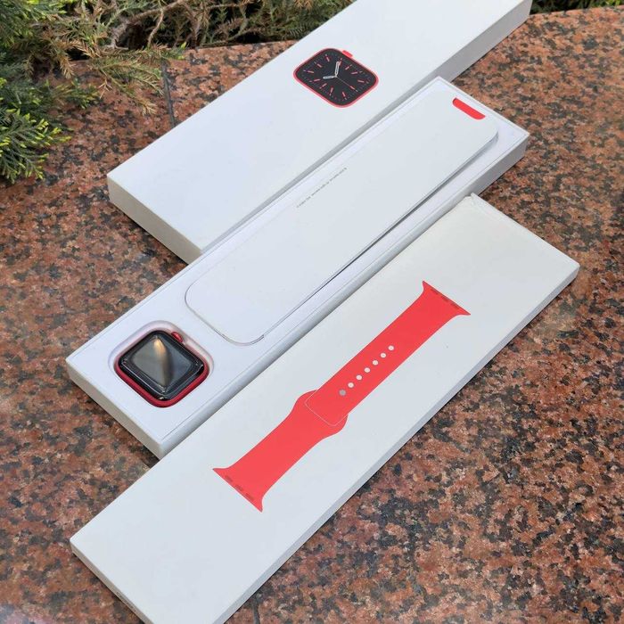 Apple Watch 6, 40мм / LOMBARD